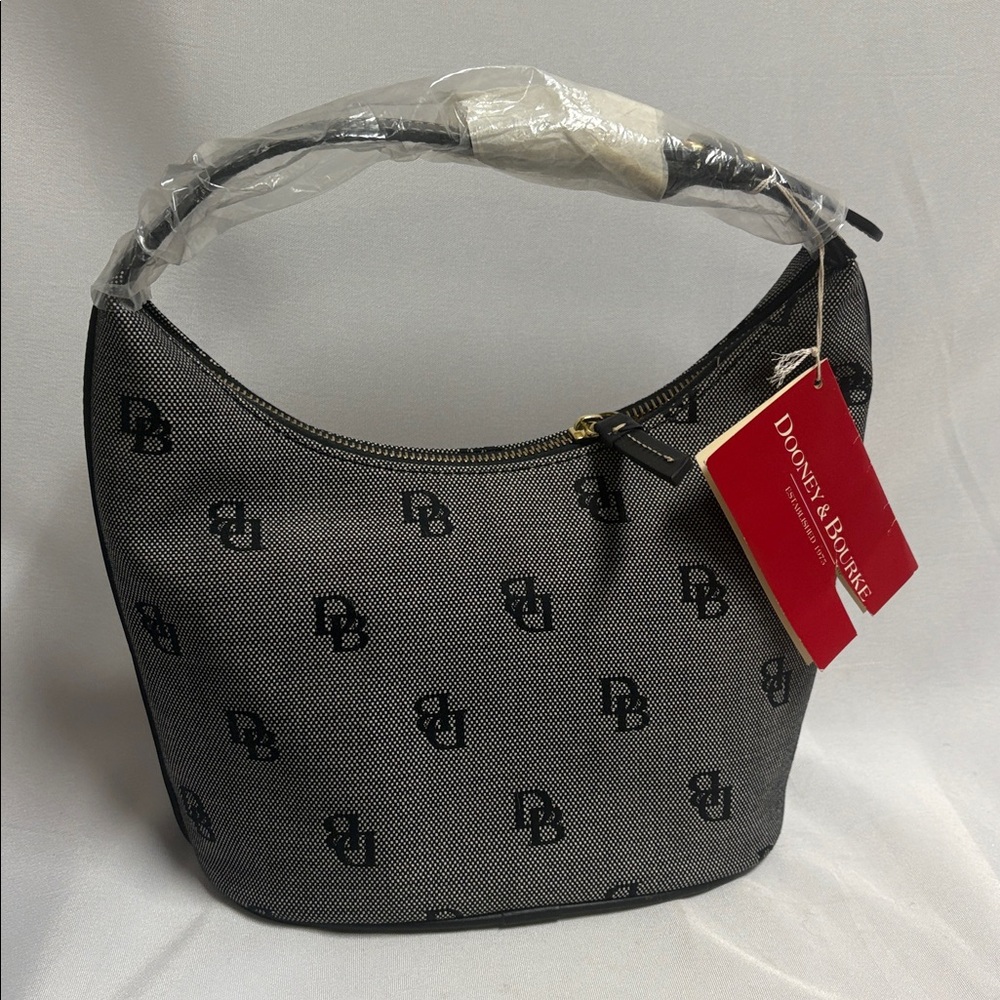 Dooney & Bourke Signature Canvas Bucket Bag Black HK29Q New with Tag